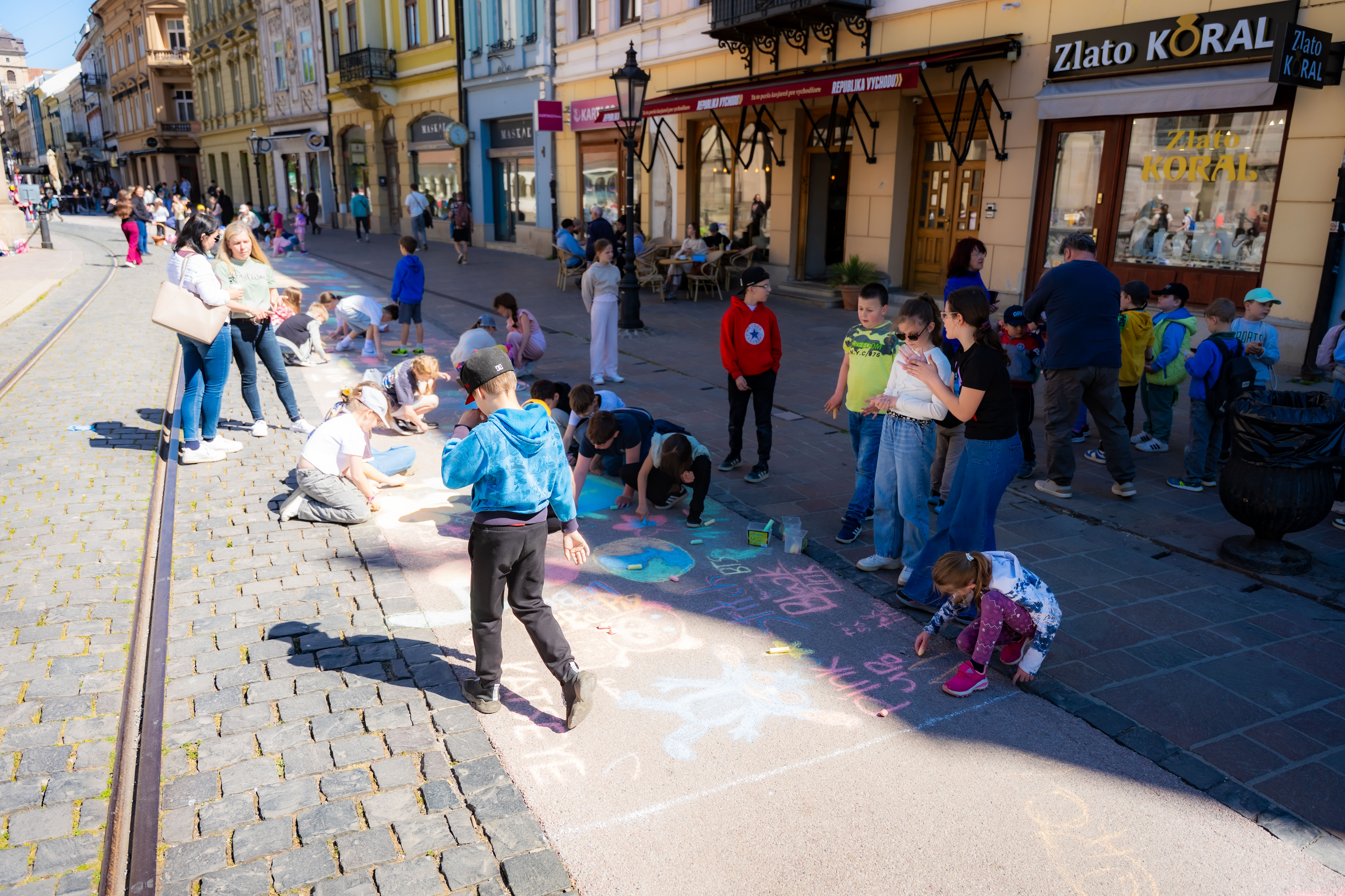 Oslavy Dna mesta Kosice - Farebny chodnik-1-13